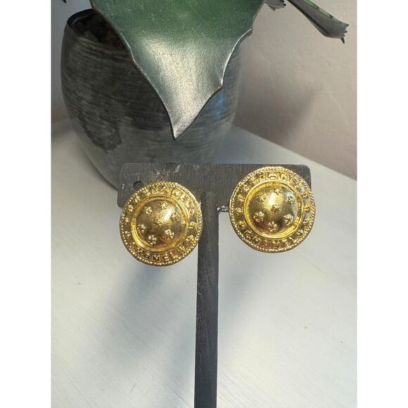 Chanel Vintage Round Button Clip On Earrings with Stars 80s 24k gold plated - Picture 2 of 5